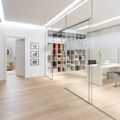 Dorma-Glas Glastrennwand