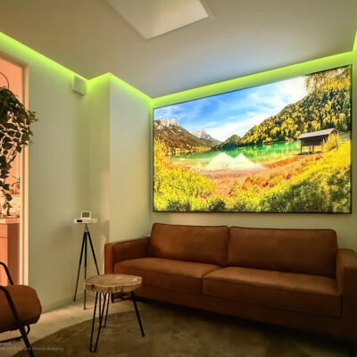 LEDscreen LED Wandbeleuchtung grün Landschaftsmotiv indirektes Licht