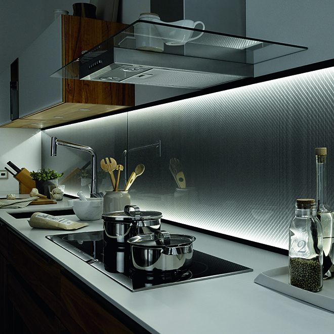 Glas in der Küche, vetroloom Kuechenrueckwand